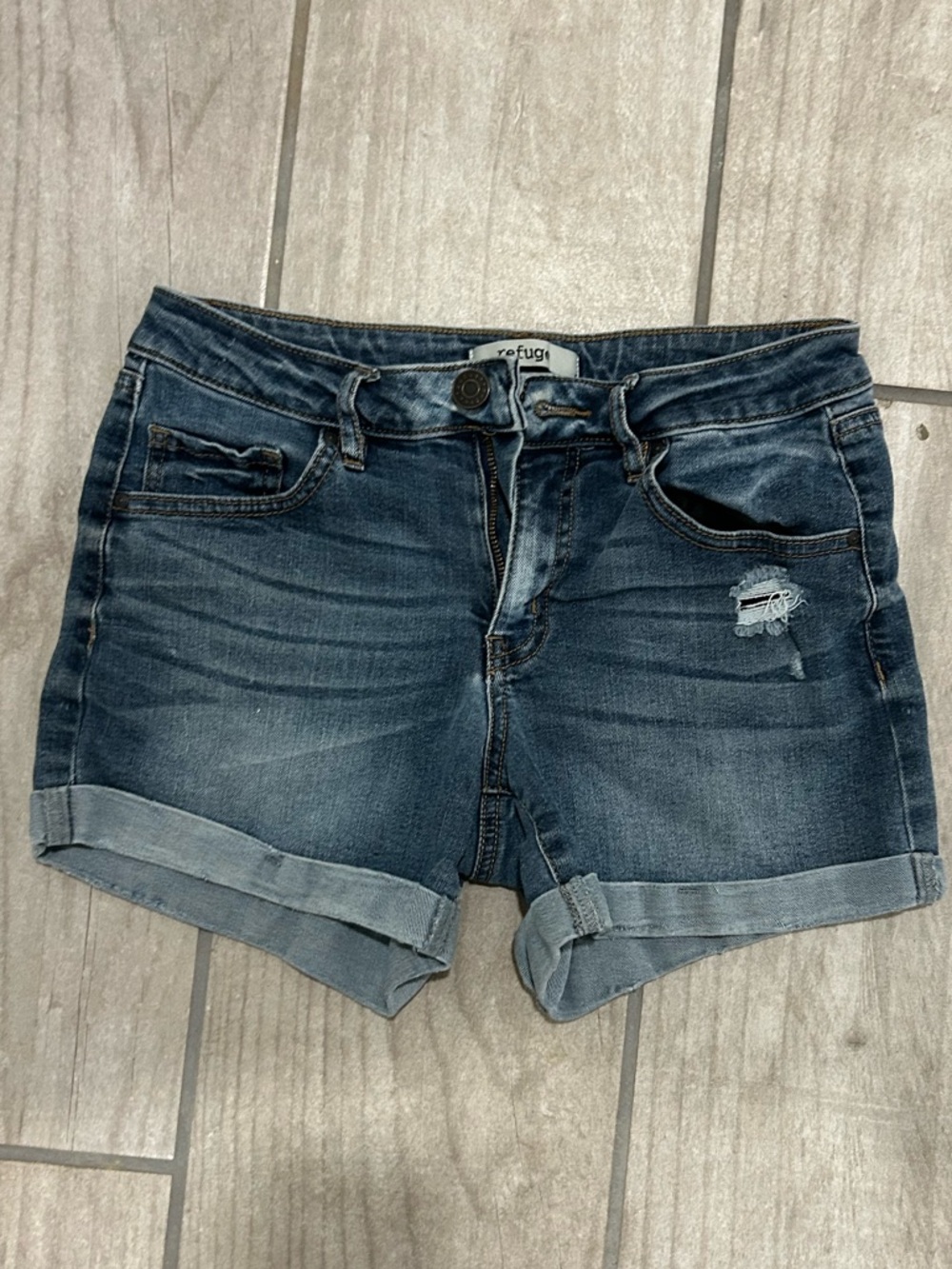 Refuge Dark Blue Denim Cuffed Womens Shorts Size 2